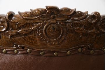 中古　極美品　タガヤサン　三越百貨店取扱い　細かな彫刻が見事な存在感のある本革チェア(ダイニングチェア、椅子)(R-050762)