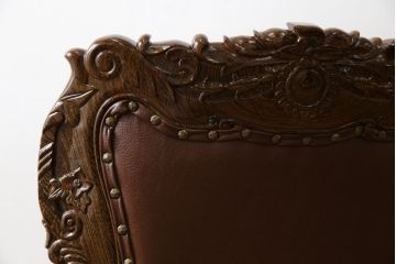 中古　極美品　タガヤサン　三越百貨店取扱い　細かな彫刻が見事な存在感のある本革チェア(ダイニングチェア、椅子)(R-050762)