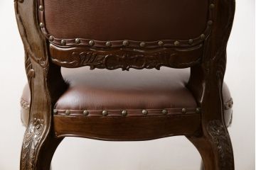 中古　極美品　タガヤサン　三越百貨店取扱い　細かな彫刻が見事な存在感のある本革チェア(ダイニングチェア、椅子)(R-050762)