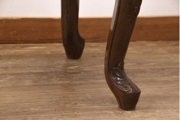 中古　極美品　タガヤサン　三越百貨店取扱い　細かな彫刻が見事な存在感のある本革チェア(ダイニングチェア、椅子)(R-050763)