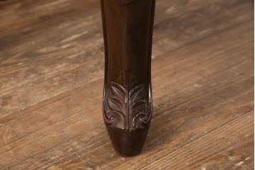 中古　極美品　タガヤサン　三越百貨店取扱い　細かな彫刻が見事な存在感のある本革チェア(ダイニングチェア、椅子)(R-050763)