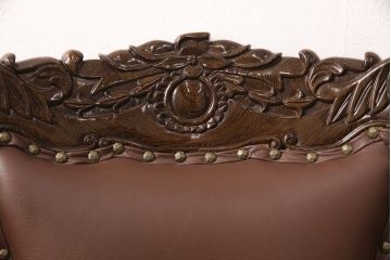 中古　極美品　タガヤサン　三越百貨店取扱い　細かな彫刻が見事な存在感のある本革チェア(ダイニングチェア、椅子)(R-050764)