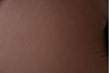 中古　極美品　タガヤサン　三越百貨店取扱い　細かな彫刻が見事な存在感のある本革チェア(ダイニングチェア、椅子)(R-050764)