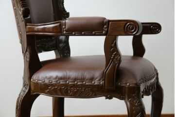 中古　極美品　タガヤサン　三越百貨店取扱い　細かな彫刻が見事な本革アームチェア(ダイニングチェア、椅子)(定価約36万円)(R-050765)