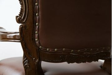 中古　極美品　タガヤサン　三越百貨店取扱い　細かな彫刻が見事な本革アームチェア(ダイニングチェア、椅子)(定価約36万円)(R-050765)