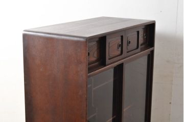 中古　美品　工芸家具　ケヤキ材　漆塗り　しっとりとした佇まいの上品な茶箪笥(定価37万円)(飾り棚、収納棚)(R-050766)