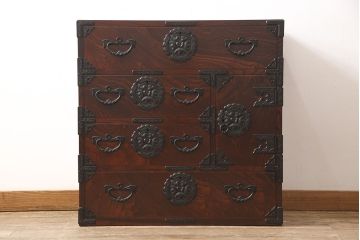 中古　極美品　伝統民芸家具　岩谷堂箪笥　厚みのある金具が威厳を放つ車箪笥(小箪笥、チェスト、引き出し)(R-050767)