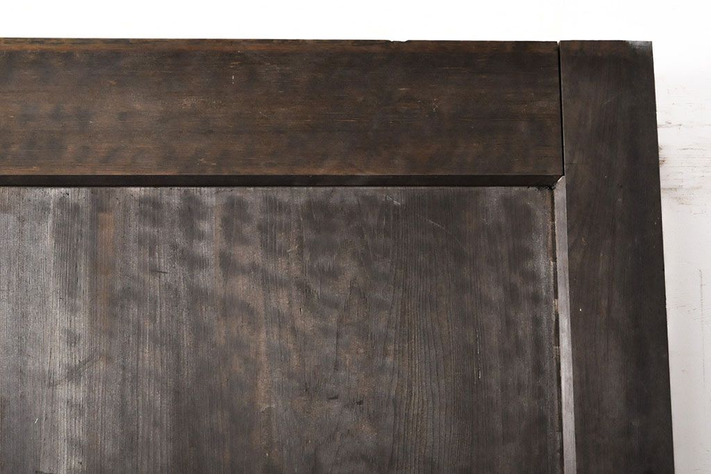 和製アンティーク　ヒノキ材　亀をモチーフにした金具が立派!雰囲気作りにおすすめの蔵戸(建具、引き戸、玄関戸)(R-050772)