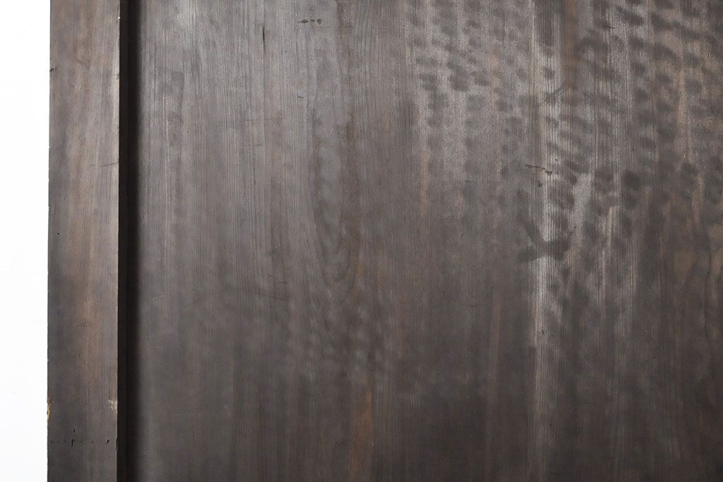 和製アンティーク　ヒノキ材　亀をモチーフにした金具が立派!雰囲気作りにおすすめの蔵戸(建具、引き戸、玄関戸)(R-050772)