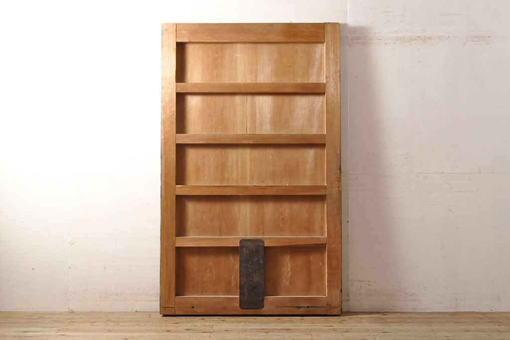 和製アンティーク　ヒノキ材　亀をモチーフにした金具が立派!雰囲気作りにおすすめの蔵戸(建具、引き戸、玄関戸)(R-050772)