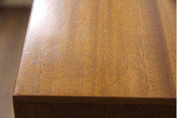 イギリスヴィンテージ　北欧家具　チーク材　HERBERT E. GIBBS(ハーバート・E・ギブス)　木のぬくもりと洗練されたデザインが魅力のキャビネット(収納棚、戸棚、ビンテージ)(R-050775)
