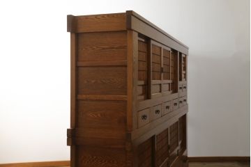 新品　未使用　在庫品　民芸家具　特大サイズ!　ニレ無垢材　和の空間作りに活躍する重ね9尺水屋箪笥(九尺水屋、サイドボード、和箪笥、収納棚)(R-050778)