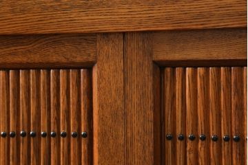 新品　未使用　在庫品　民芸家具　特大サイズ!　ニレ無垢材　和の空間作りに活躍する重ね9尺水屋箪笥(九尺水屋、サイドボード、和箪笥、収納棚)(R-050778)