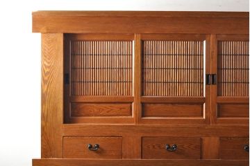 新品　未使用　在庫品　民芸家具　特大サイズ!　ニレ無垢材　和の空間作りに活躍する9尺水屋箪笥・上(九尺水屋、サイドボード、和箪笥、収納棚)(R-050779)