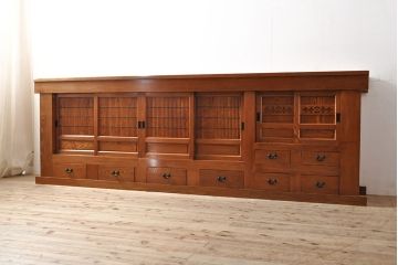 新品　未使用　在庫品　民芸家具　特大サイズ!　ニレ無垢材　和の空間作りに活躍する9尺水屋箪笥・上(九尺水屋、サイドボード、和箪笥、収納棚)(R-050779)