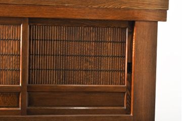 新品　未使用　在庫品　民芸家具　特大サイズ!　ニレ無垢材　和の空間作りに活躍する9尺水屋箪笥・下(九尺水屋、サイドボード、和箪笥、収納棚)(R-050780)