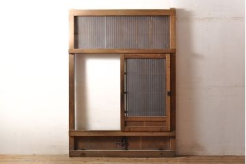 和製アンティーク　ヒノキ材・ケヤキ材　金網付き　和の風情を醸し出す格子くぐり戸(蔵戸、建具、引き戸、格子戸、マス目、升目)(R-050782)