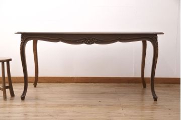 中古　美品　カリモク　domani(ドマーニ)　Louis(ルイ)XVシリーズ　優雅な佇まいが魅力的なダイニングテーブル(食卓)(定価約55万円)(R-050785)