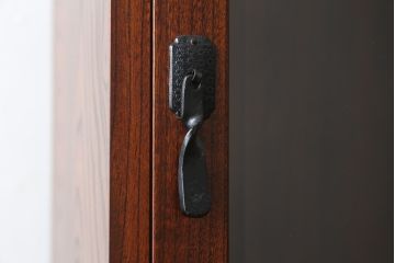 中古　岩谷堂箪笥　菊幸　お部屋に取り入れやすいスリムな縦型箪笥(収納棚、キャビネット、引き出し)(R-050787)