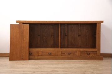 中古　美品　楡(ニレ)材　総無垢材　美しい木目と品のある佇まいが魅力の重ね水屋箪笥(戸棚、収納棚、食器棚)(R-050795)