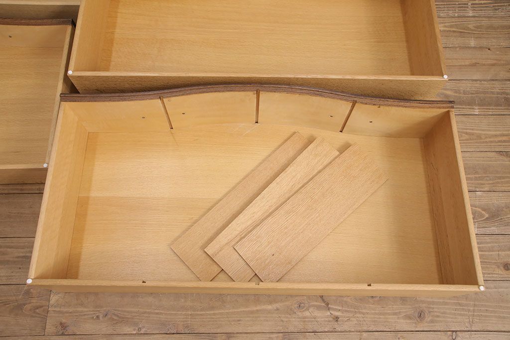 中古　DREXEL HERITAGE(ドレクセルヘリテイジ)　Touraine(ツーレイン)　マホガニー材　気品ある佇まいが魅力的なチェスト(引き出し)(R-050803)