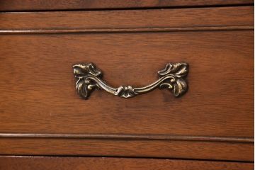 中古　DREXEL HERITAGE(ドレクセルヘリテイジ)　Touraine(ツーレイン)　マホガニー材　気品ある佇まいが魅力的なチェスト(引き出し)(R-050803)