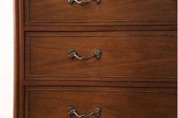 中古　DREXEL HERITAGE(ドレクセルヘリテイジ)　Touraine(ツーレイン)　マホガニー材　気品ある佇まいが魅力的なチェスト(引き出し)(R-050803)