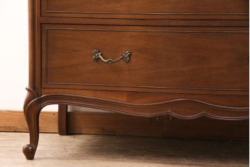 中古　DREXEL HERITAGE(ドレクセルヘリテイジ)　Touraine(ツーレイン)　マホガニー材　気品ある佇まいが魅力的なチェスト(引き出し)(R-050803)