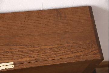 【オーダー注文・受注生産商品】現代のお部屋に合わせやすく、無駄のないシンプルデザイン!コンパクトなサイズが嬉しい置型仏壇です。便利な引き出し付きで、フラップダウン式の扉は須弥壇に有効活用できます。お客様のご希望に合わせたオーダーも可能。大切な家族のために次世代につなぐ、ラフジュ工房オリジナルのお仏壇(小型仏壇、手作り仏壇)(R-050804)
