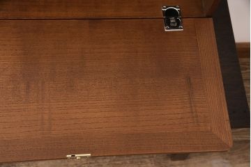 【オーダー注文・受注生産商品】現代のお部屋に合わせやすく、無駄のないシンプルデザイン!コンパクトなサイズが嬉しい置型仏壇です。便利な引き出し付きで、フラップダウン式の扉は須弥壇に有効活用できます。お客様のご希望に合わせたオーダーも可能。大切な家族のために次世代につなぐ、ラフジュ工房オリジナルのお仏壇(小型仏壇、手作り仏壇)(R-050804)