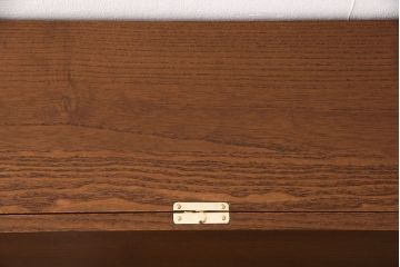 【オーダー注文・受注生産商品】現代のお部屋に合わせやすく、無駄のないシンプルデザイン!コンパクトなサイズが嬉しい置型仏壇です。便利な引き出し付きで、フラップダウン式の扉は須弥壇に有効活用できます。お客様のご希望に合わせたオーダーも可能。大切な家族のために次世代につなぐ、ラフジュ工房オリジナルのお仏壇(小型仏壇、手作り仏壇)(R-050804)
