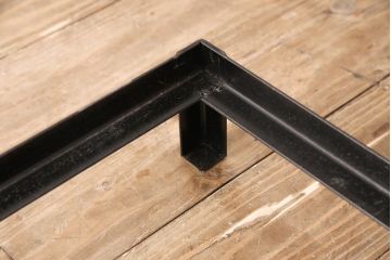 美品　前面ケヤキ材　鉄脚付き　漆の美しい艶と流れるような杢目が楽しめる庄内箪笥ローボード(テレビボード、テレビ台、リビングボード、引き出し)(R-050807)