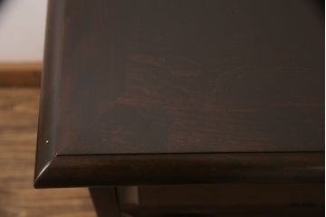 中古　北海道民芸家具　和洋どちらにも合うシックなチェスト(サイドボード、引き出し、サイドチェスト)(定価約21万円)(R-050808)
