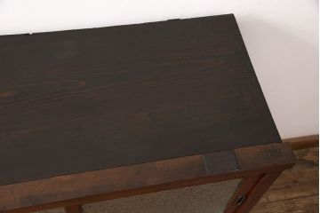 和製アンティーク　黒柿無垢材　立派な金具が目を引く収納棚(戸棚、キャビネット)(R-050813)