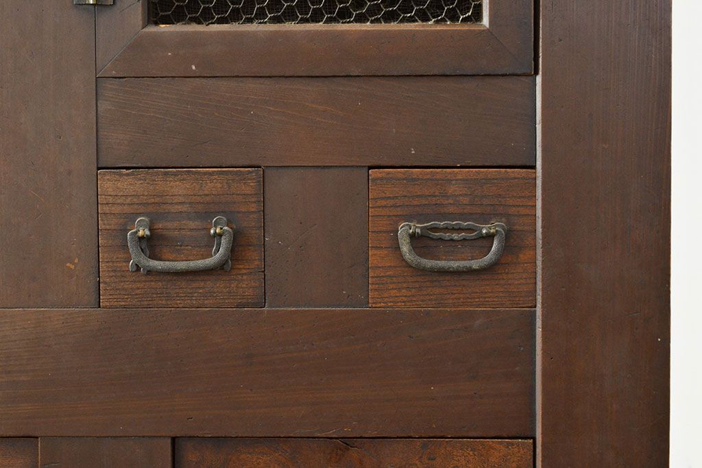 和製アンティーク　風情ある和のダイニングづくりにおすすめの四尺水屋箪笥(食器棚、収納棚、キャビネット)(R-050814)