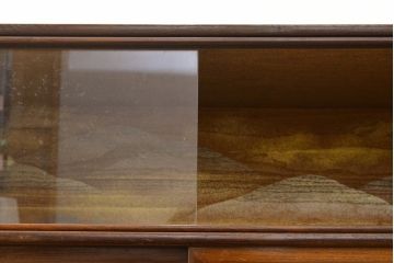 和製アンティーク　前面桑材　上手物　蛇腹戸(シャッター)付きのつくりが珍しい!上品な佇まいの収納棚(茶棚、戸棚)(R-050817)