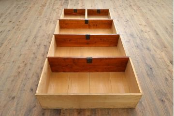 前面ケヤキ材　上品な金具が玉杢を引き立てる合わせ一間仙台箪笥(夫婦箪笥、衣装タンス、引き出し、チェスト)(R-050818)