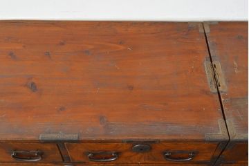 前面ケヤキ材　上品な金具が玉杢を引き立てる合わせ一間仙台箪笥(夫婦箪笥、衣装タンス、引き出し、チェスト)(R-050818)