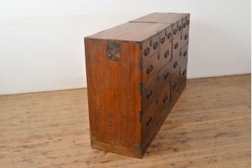 前面ケヤキ材　上品な金具が玉杢を引き立てる合わせ一間仙台箪笥(夫婦箪笥、衣装タンス、引き出し、チェスト)(R-050818)