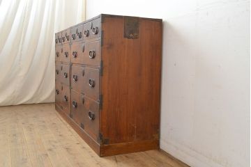 前面ケヤキ材　上品な金具が玉杢を引き立てる合わせ一間仙台箪笥(夫婦箪笥、衣装タンス、引き出し、チェスト)(R-050818)