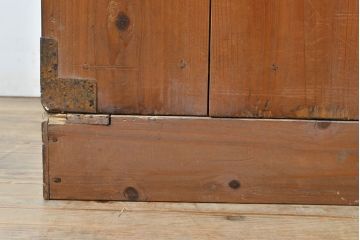 前面ケヤキ材　上品な金具が玉杢を引き立てる合わせ一間仙台箪笥(夫婦箪笥、衣装タンス、引き出し、チェスト)(R-050818)