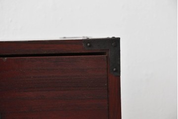 和製アンティーク　江戸から明治期　総桐材　経年により深みを増した木色と古びた金具が味わい深い刀箪笥　(R-050819)
