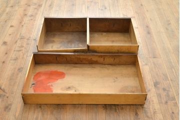 アンティーク家具　明治期　総ケヤキ材　希少!くっきりした木目が目を引く変わり型帳場箪笥(置き床、ローボード、ローチェスト、船箪笥、知工箪笥、引き出し)(R-050820)