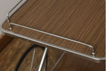 ビンテージ家具　レトロ家具　レア!大きな車輪が印象的な折り畳みのできるキャスターワゴン(トロリー、キッチンワゴン、ヴィンテージ)(R-050823)