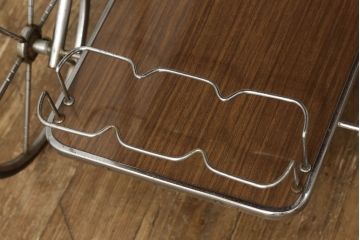 ビンテージ家具　レトロ家具　レア!大きな車輪が印象的な折り畳みのできるキャスターワゴン(トロリー、キッチンワゴン、ヴィンテージ)(R-050823)