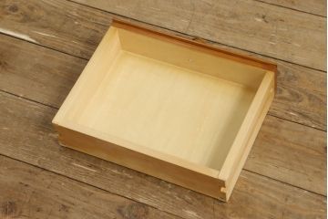 中古　美品　横浜クラシック家具　ダニエル(daniel)　温かみのある色合いが魅力のサイドテーブル(コンソールテーブル、オケージョナルテーブル、電話台、ナイトテーブル)(R-050830)