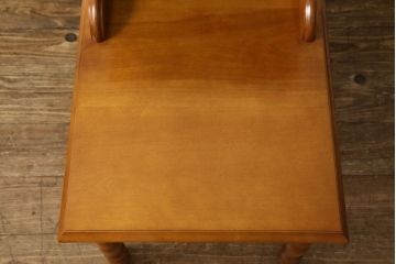 中古　美品　横浜クラシック家具　ダニエル(daniel)　温かみのある色合いが魅力のサイドテーブル(コンソールテーブル、オケージョナルテーブル、電話台、ナイトテーブル)(R-050830)