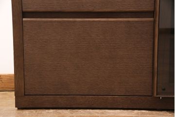 中古　美品　カリモク家具(karimoku)　幅広いインテリアに合わせやすいシンプルモダンな佇まいが魅力のサイドボード(キャビネット、チェスト、引き出し)(定価約16万円)(R-050831)