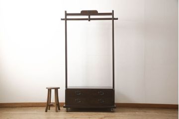 中古　美品　特注品　岩谷堂箪笥　美しい杢目と漆による艶が上質な雰囲気を醸し出すハンガーラック(衣桁、洋服掛け、コート掛け)(R-050833)