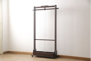 中古　美品　特注品　岩谷堂箪笥　美しい杢目と漆による艶が上質な雰囲気を醸し出すハンガーラック(衣桁、洋服掛け、コート掛け)(R-050834)